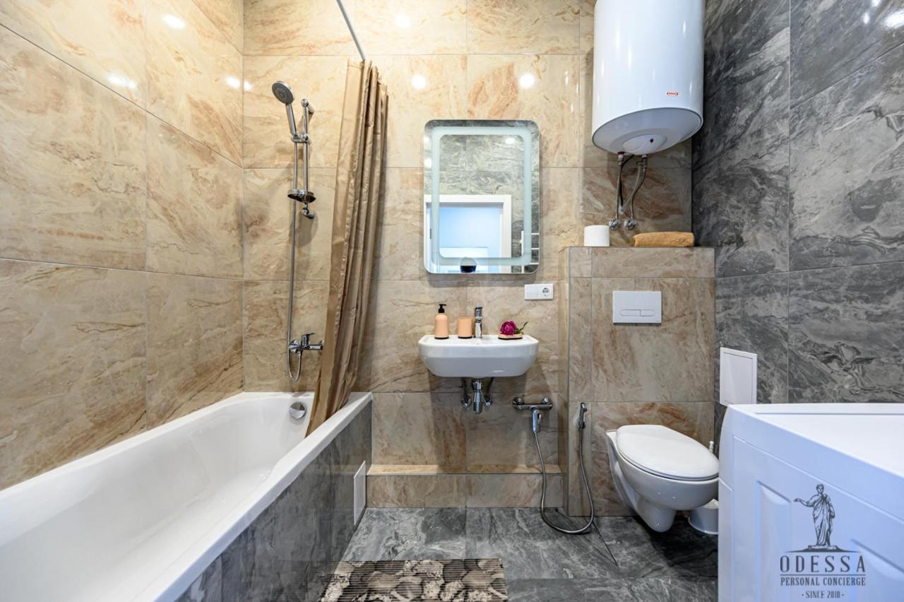 City Center New House Odessa Eksteriør billede