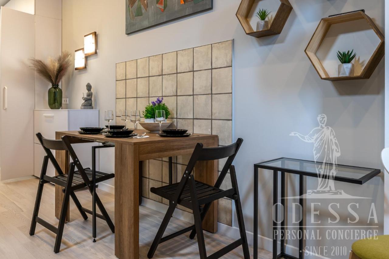 City Center New House Odessa Eksteriør billede